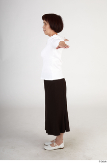Photos of Kano Ichie standing t poses whole body 0002.jpg